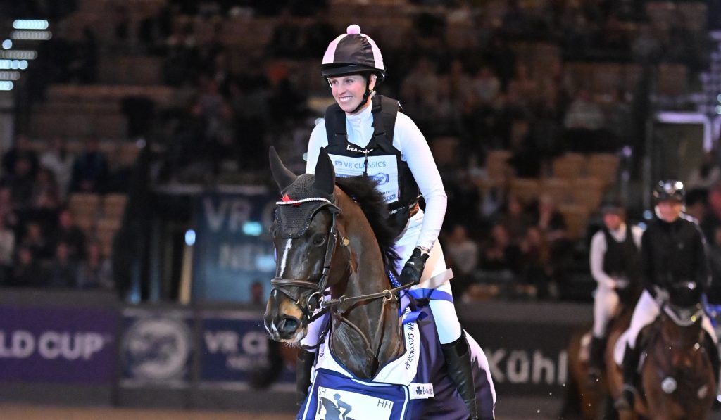 Nachtrag VR Classics Neumünster: Paula de Boer-Schwarz siegt beim 21. Indoor Eventing